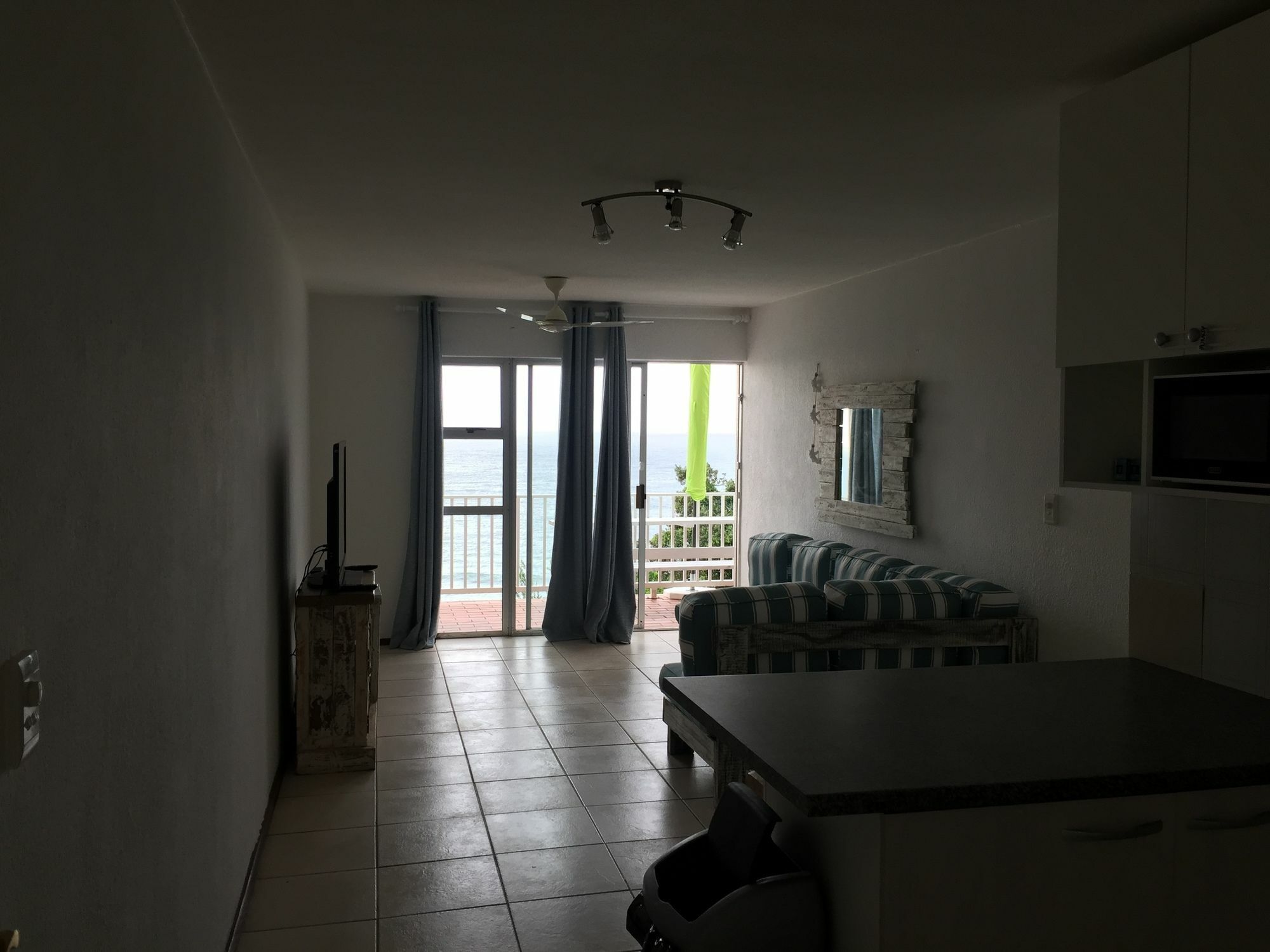 The Cascades Apartment อัมโลทิ ภายนอก รูปภาพ